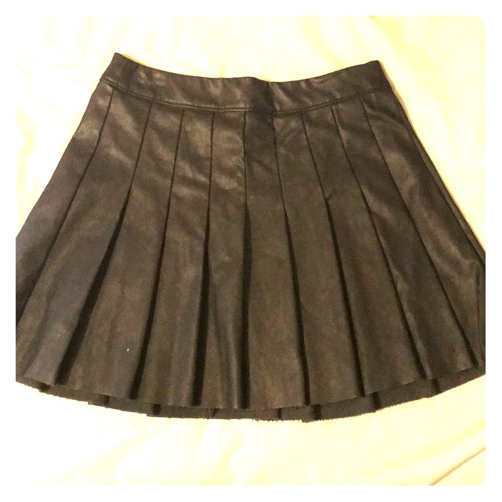 Pleated leather skirt